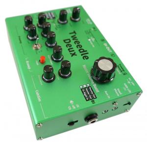 LiberaToe’s Tweedle Deux lets guitarists ditch amps for direct PA play
