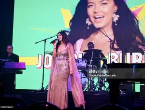Jolene Burns claims second UK crown and top-five world spot