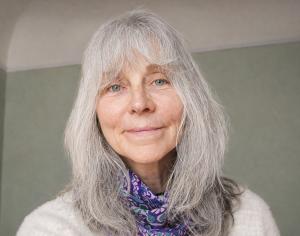 Opera singer Sally Porter Munro finds new voice in bestselling healing anthology