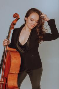 Comfy Classical turns Manhattan’s oldest farmhouse into a sweatpants-friendly chamber music salon – image 2
